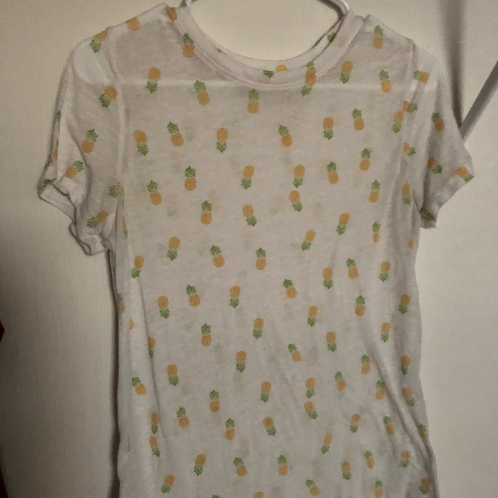 White pineapple flowy t shirt
